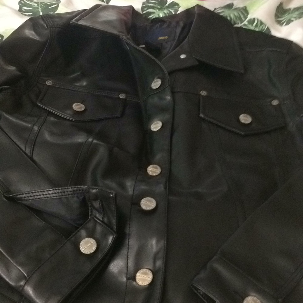 Girl jacket new no tag never usedsizeS